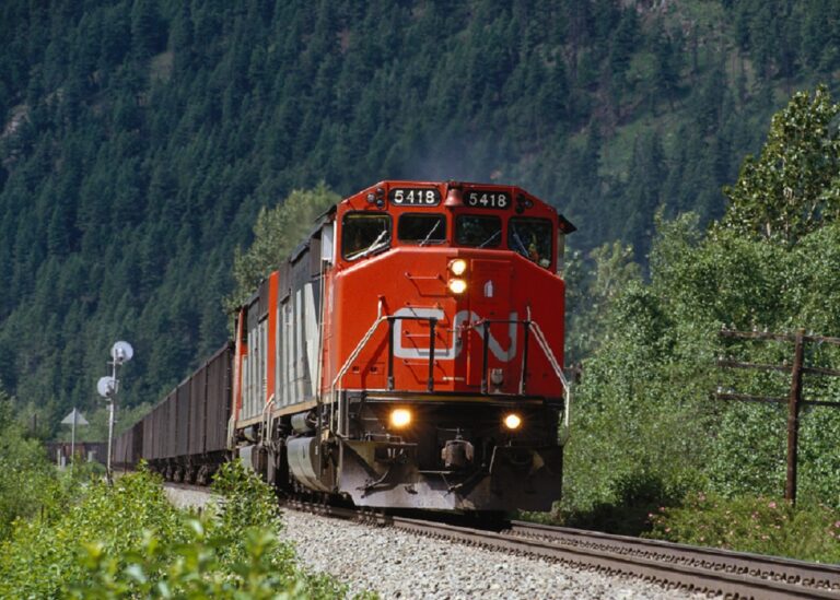 CN RAIL EF-2482-4_rgb(1)