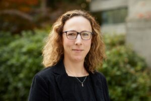 Laura-Kinderman Headshot 2025 1200x