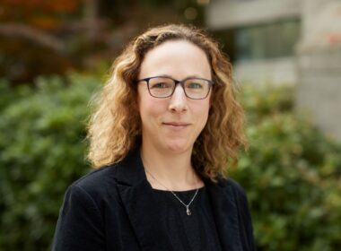 Laura-Kinderman Headshot 2025 1200x